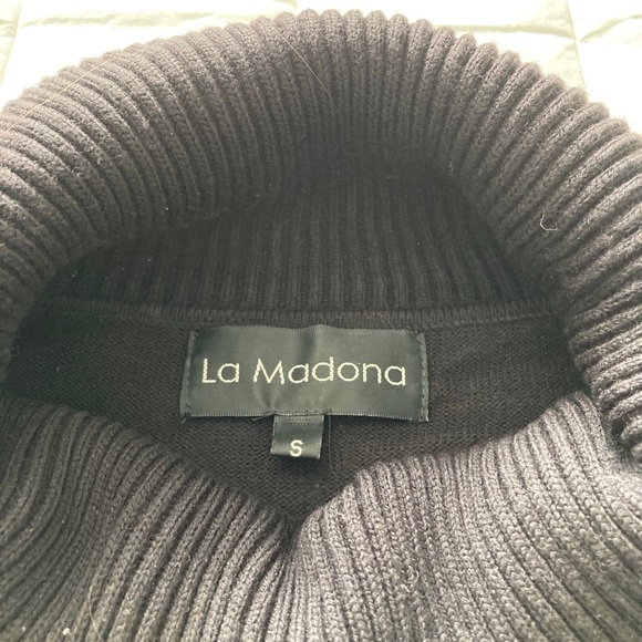 Black turtle neck sweater - Picture 3 of 3